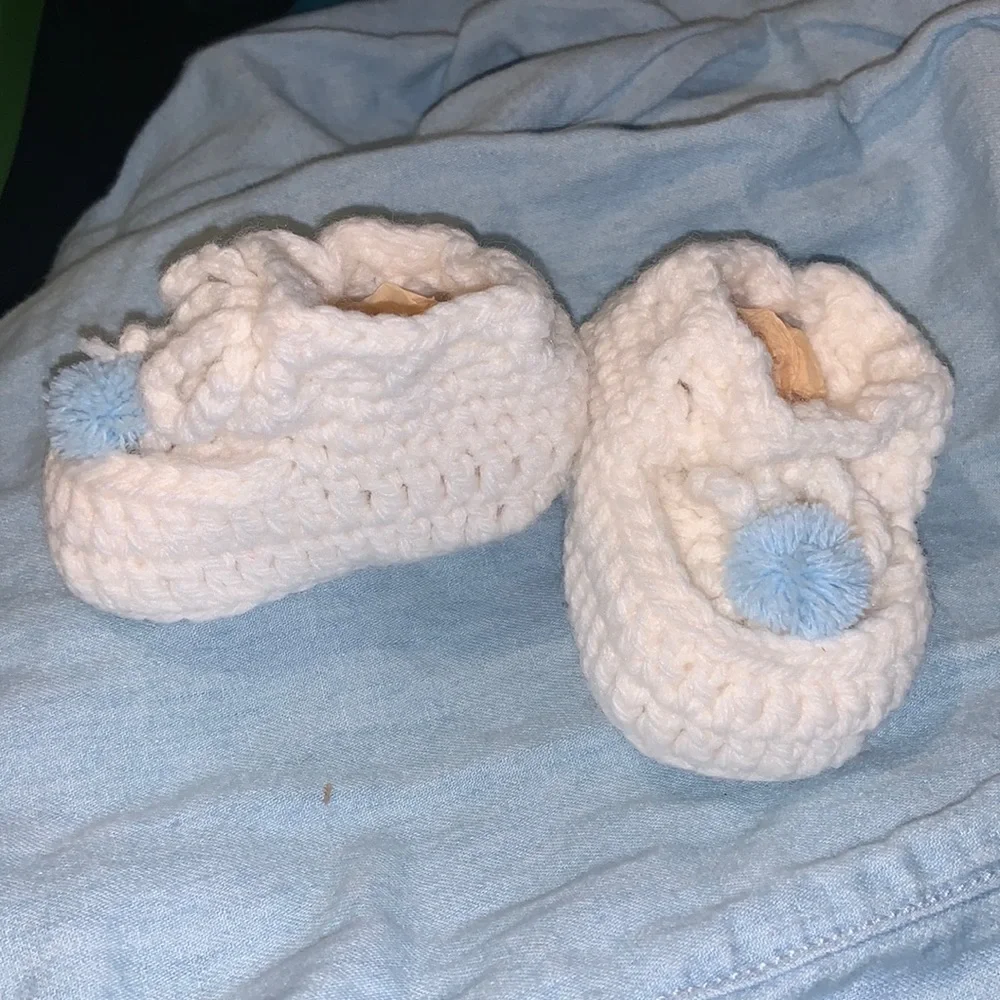 Handcrafted vintage baby booties white blue pompom
